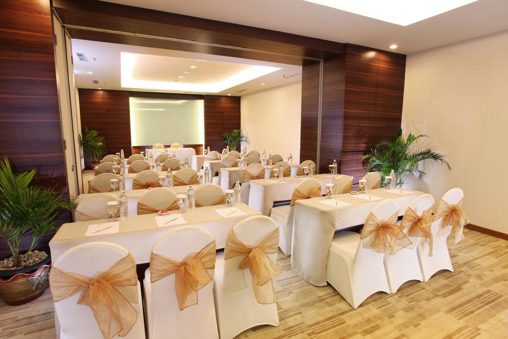 Swiss-Belinn SKA Pekanbaru Bagian luar foto